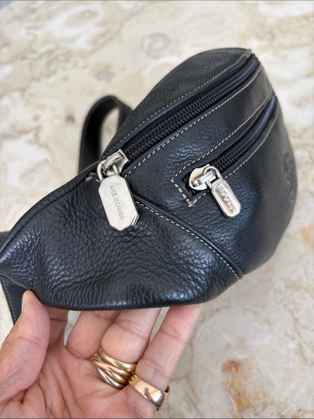 Roots Canada Black Leather Trinity Unisex Belt Bag - As New Condition - Picture 3 of 13